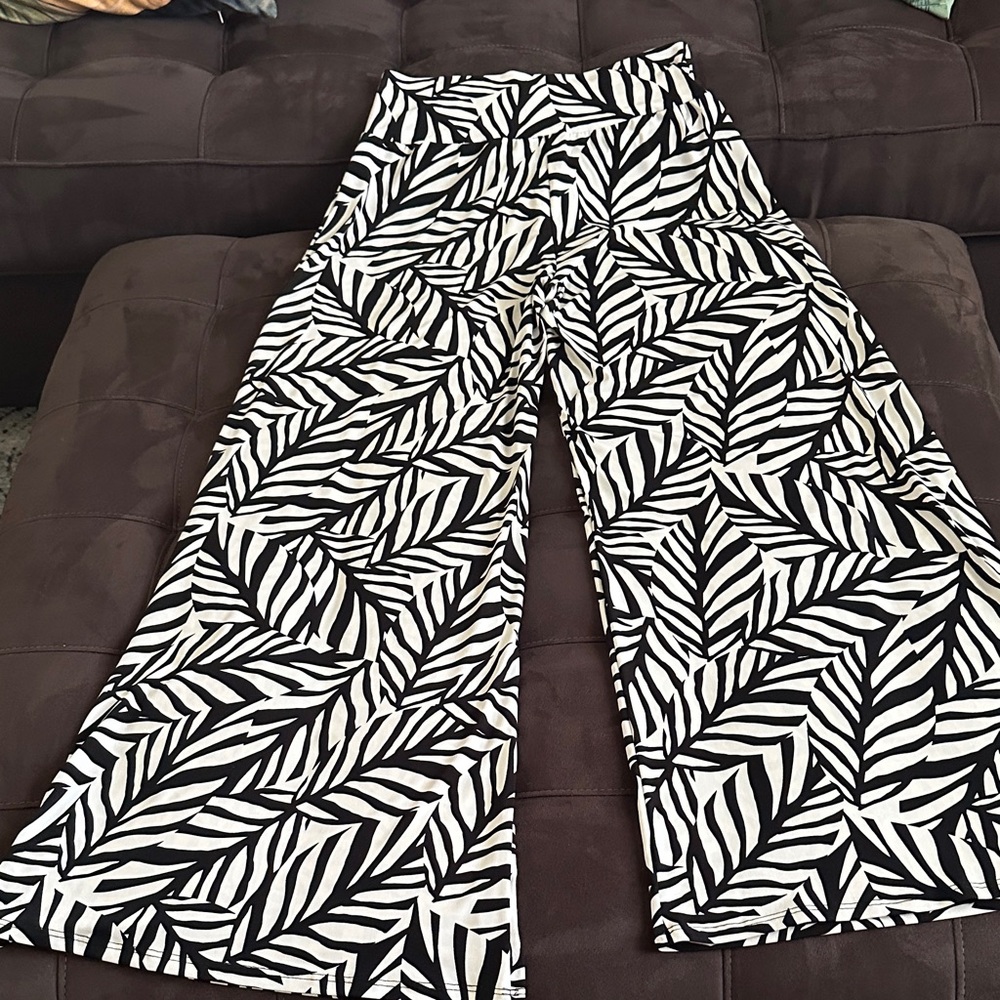 Clara Sun Woo Black and White Wide Leg Jumpsuit - Picture 3 of 5